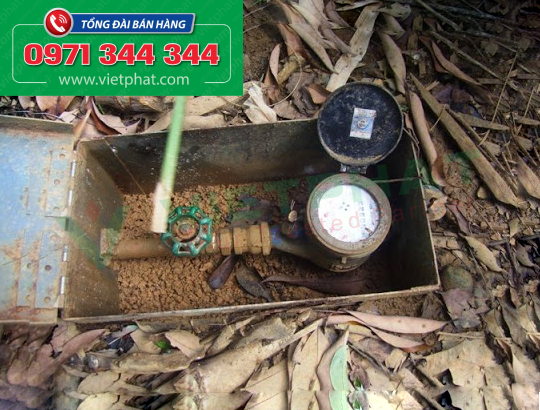 Tại sao đồng hồ nước quay ngược?